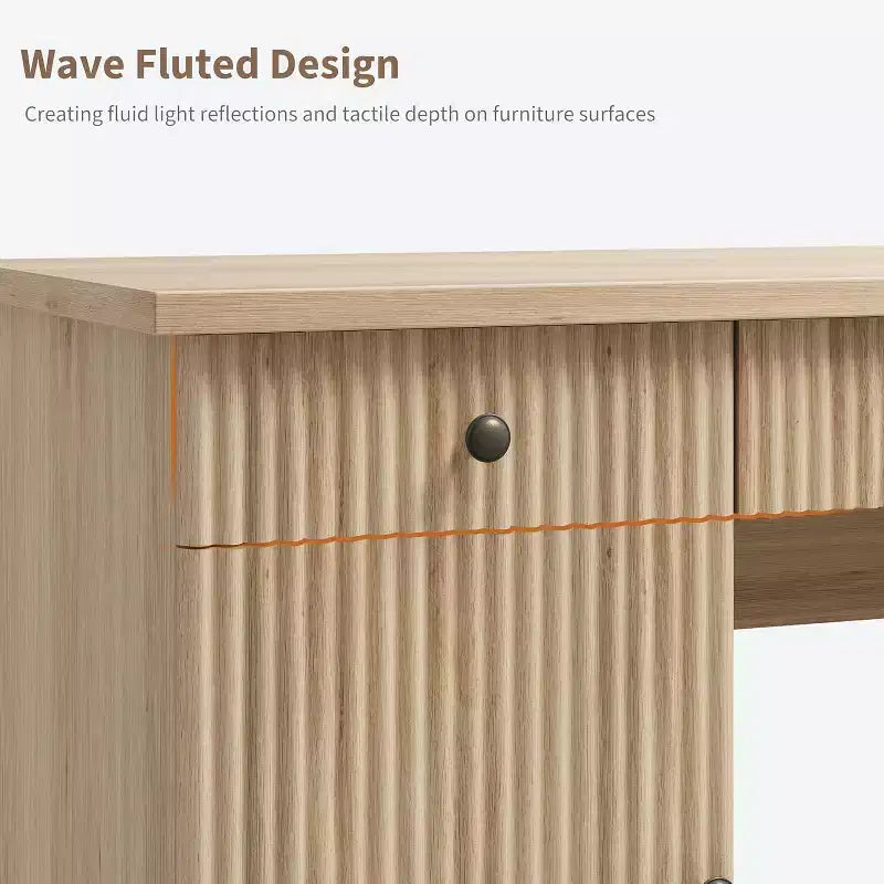 Bureau de rangement pour la maison, bureau de 152 cm avec station de charge et niches, bureau d'ordinateur en bois avec tiroir de classement pour salle d'étude