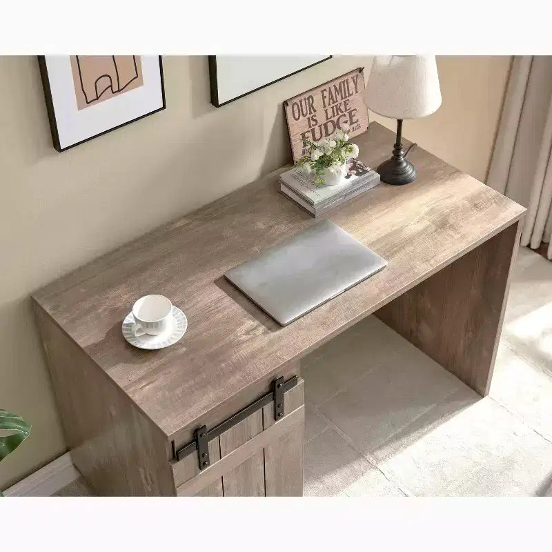 Bureaux de télétravail de style campagnard de 120 cm (47,25 po), bureau d'ordinateur avec 1 fausse porte de grange et 3 étagères, bureau debout pour la maison, le bureau