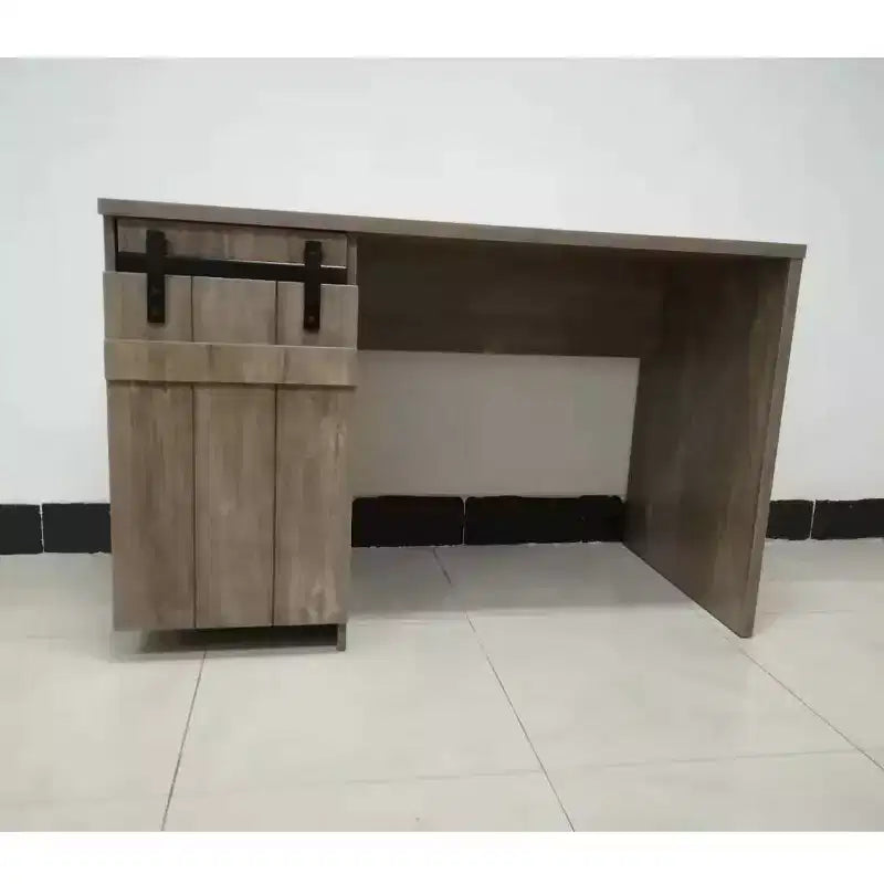 Bureaux de télétravail de style campagnard de 120 cm (47,25 po), bureau d'ordinateur avec 1 fausse porte de grange et 3 étagères, bureau debout pour la maison, le bureau