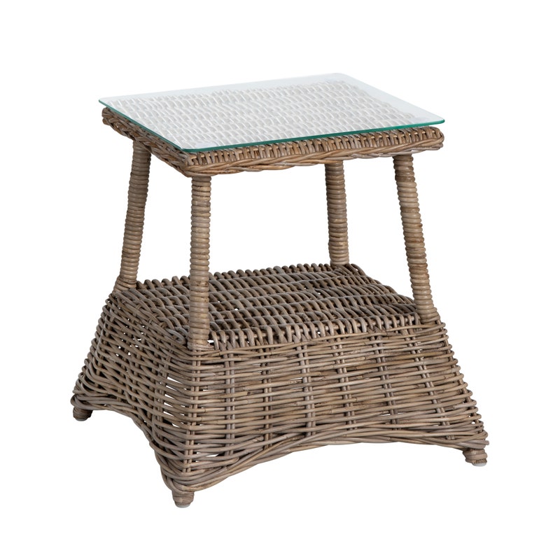 Table en rotin rustique